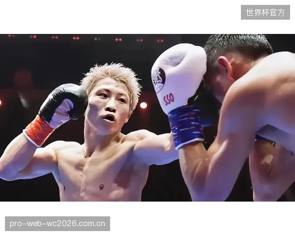 前统一拳王艾哈迈达里耶夫四回合KO对手,为挑战井上尚弥扫清障碍。 前统一拳王艾哈迈达里耶夫四回合KO对手,为挑战井上尚弥扫清障碍。